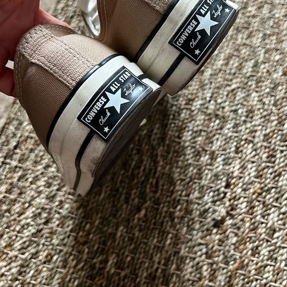 EUC CONVERSE Tan Chuck 70 Low-Top Sneakers - Picture 8 of 13
